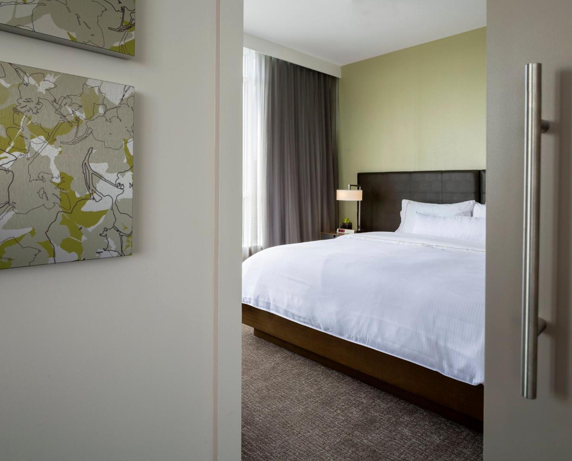 Element By Westin Vancouver Metrotown Бърнаби Екстериор снимка