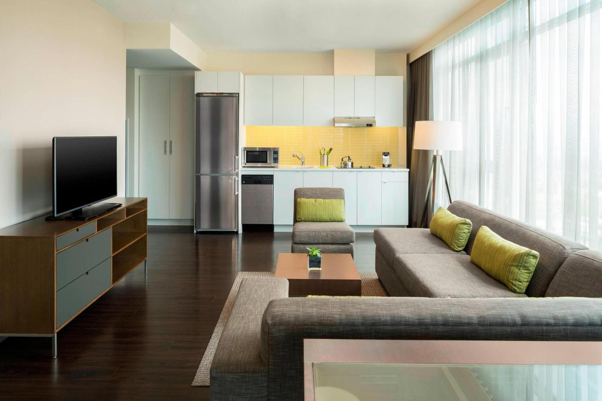 Element By Westin Vancouver Metrotown Бърнаби Екстериор снимка