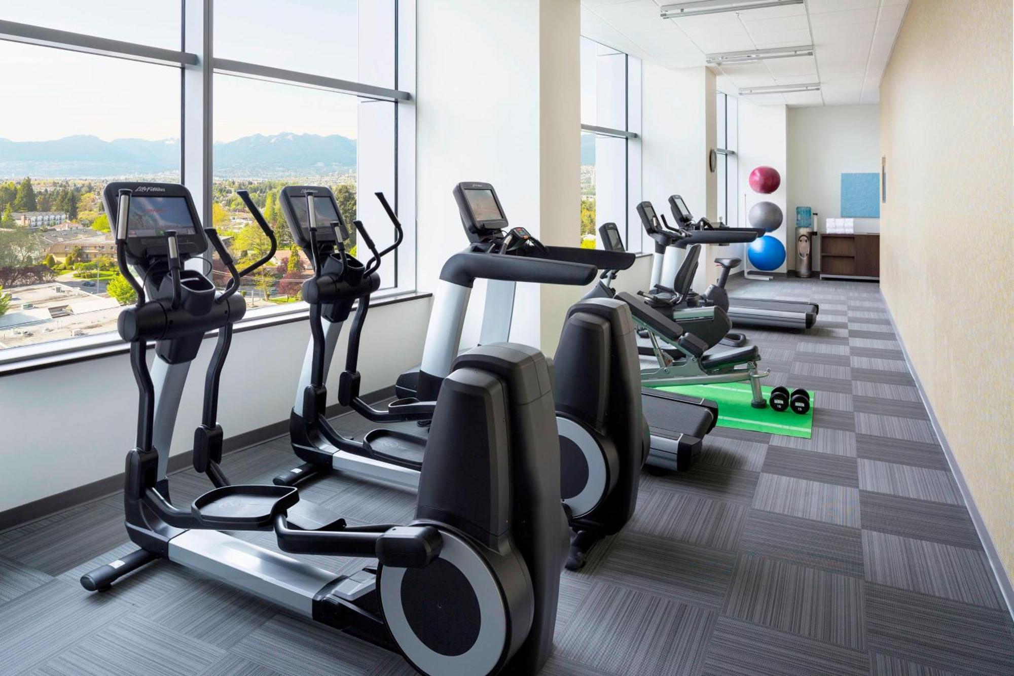 Element By Westin Vancouver Metrotown Бърнаби Екстериор снимка