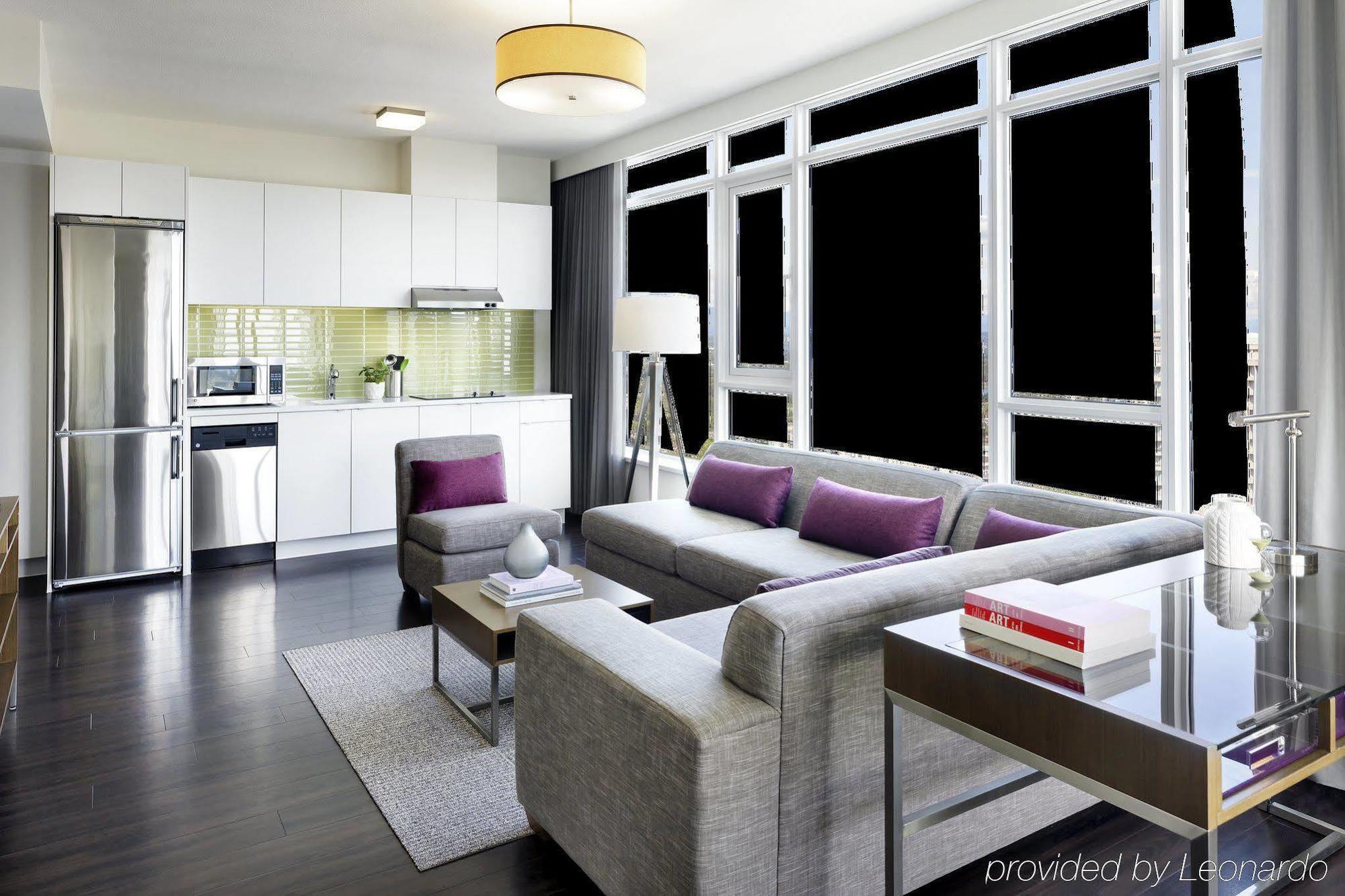 Element By Westin Vancouver Metrotown Бърнаби Екстериор снимка
